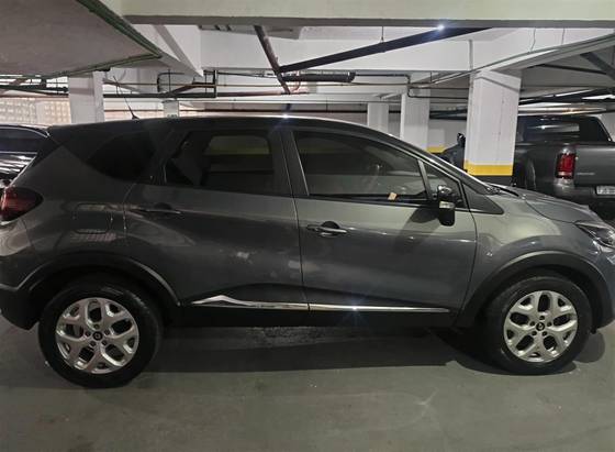 RENAULT CAPTUR 1.6 16V SCE FLEX LIFE X-TRONIC RENAULT CAPTUR 1.6 16V SCE FLEX LIFE X-TRONIC